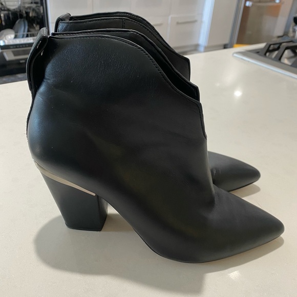 1. State Corben Leather Bootie - Picture 3 of 11